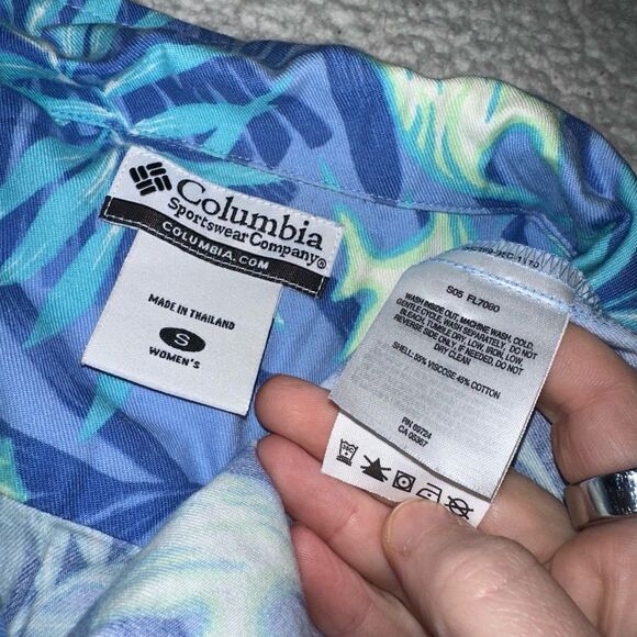 Columbia Hawaiian Short Shirt Collared Button Blue Tropical Floral Womens Small - Picture 6 of 10